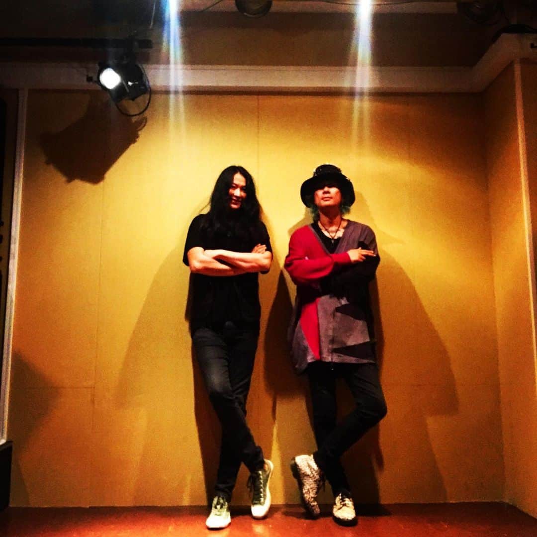 Ju-kenのインスタグラム：「今夜は久しぶりにAnisと2人セッション♫  楽しい夜だわぁ〜、今度は遠くに行きたいねぇ(^^) styling by @bambridge_smackengineer」