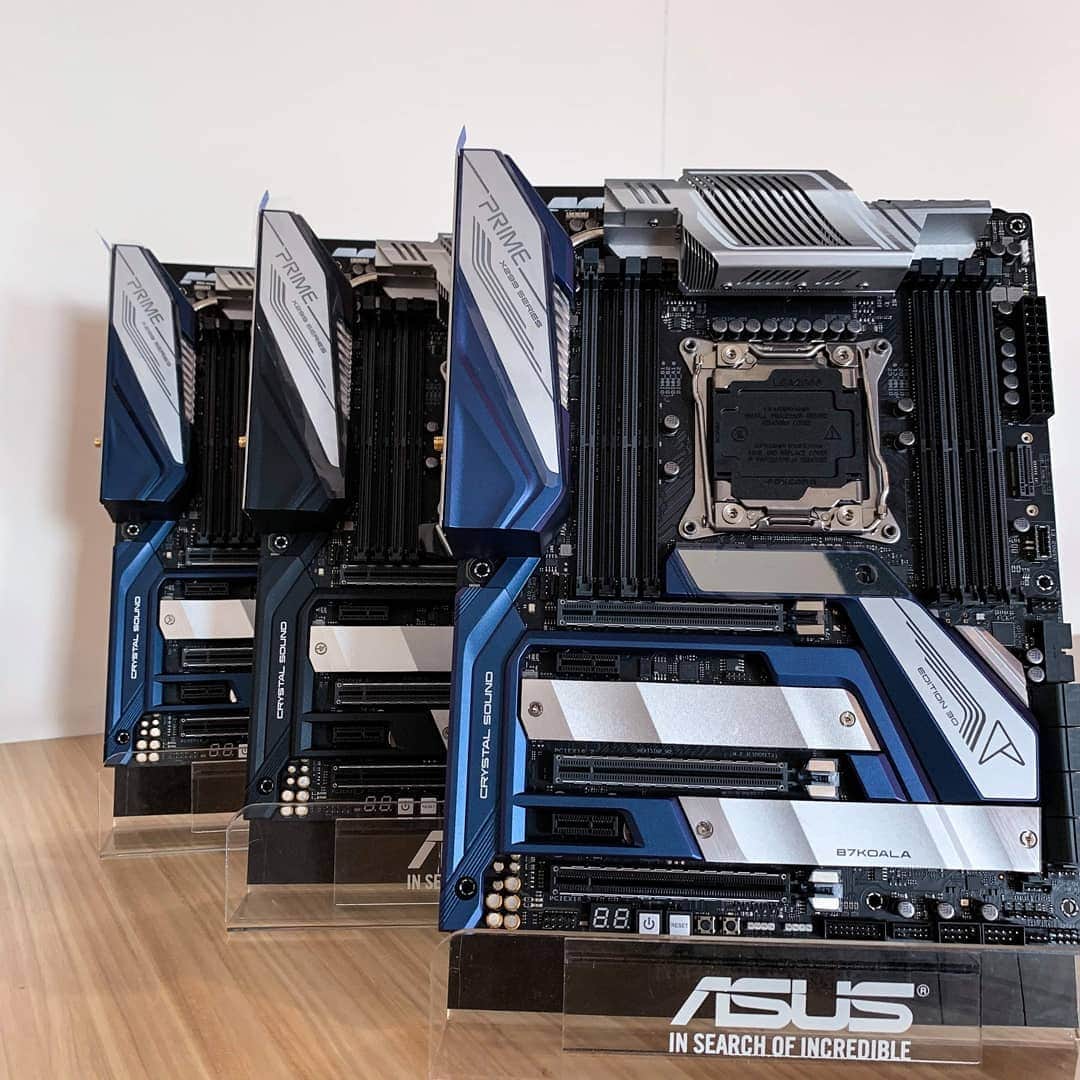 ASUSさんのインスタグラム写真 - (ASUSInstagram)「These customized Prime X299 Edition 30 motherboards are looking extra shiny today. 😎​ Congrats to the 3 #30yearstogether campaign winners, and a big thanks to everyone who joined our event!🙌​ ​ #ASUS30​」9月7日 23時49分 - asus