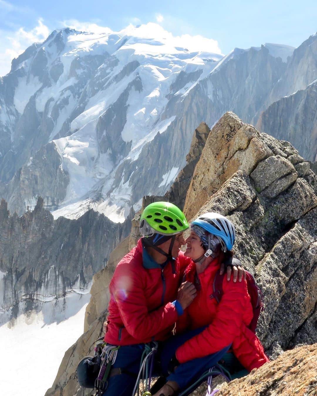 ドイターさんのインスタグラム写真 - (ドイターInstagram)「How many people in the world have experienced something like this: Being on the top of the mountain with your loved ones. Great emotions on top of Grand Capucin (3,838 m)! ❤️🏔 What’s your favourite mountain moment?  Thanks, @nancyjhansen and @ralfdujmovits (📸by  @JuanJo.Cano) for showing us where you #traveltheworld with #DeuterSpeedLite 20. ----- Please tag #yesdeuter to be featured. We love to see where you Deuter! ----- #deuter #deuterbackpack #climbing #viaferrata #klettersteig #mountainphotography #mountainscapes #mountainstories」9月8日 0時00分 - deuter