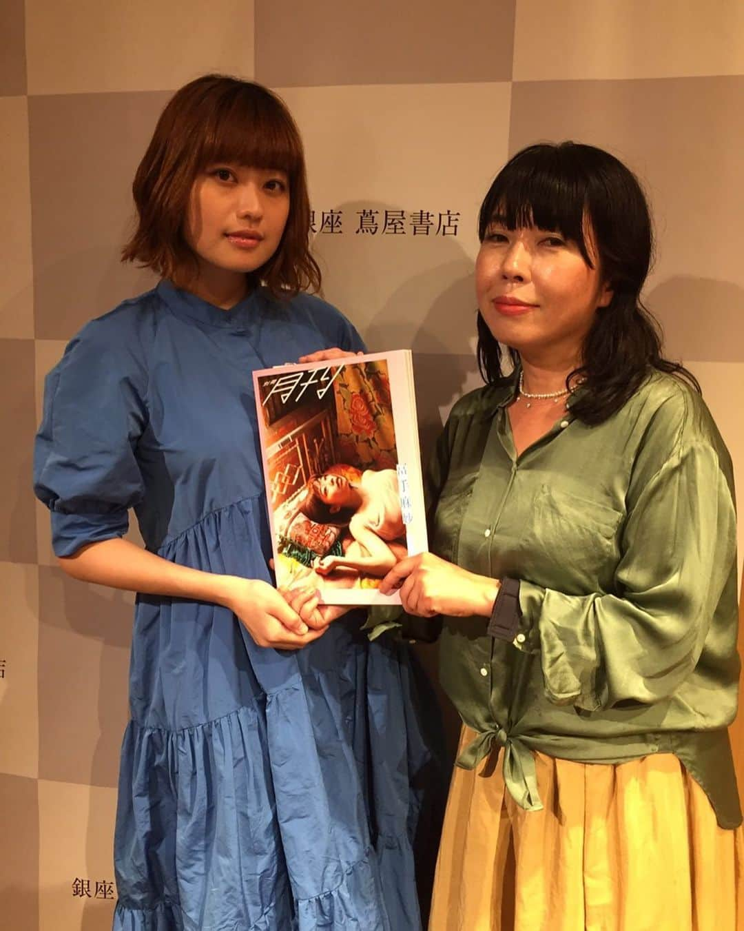 冨手麻妙さんのインスタグラム写真 - (冨手麻妙Instagram)「銀座蔦屋さんにて写真集『別冊 月刊冨手麻妙』発売記念イベント、無事終了しました。  観に聴きに来て下さった皆さま、ありがとうございました。  久しぶりにお会いする方々も、はじめましての方々も、たくさんの人たちとお話できて嬉しかったです。  野村恵子さんとベトナムでの撮影の思い出、出会い、女優とは。 色々なお話をする機会を頂けて大変楽しかったです…  つぎは9月15日15時から、大阪梅田蔦屋さんにてイベントがあります^_^  皆さんお待ちしております！！！ #写真集 #野村恵子 #keikonomura #月刊シリーズ #ベトナム #vietnam #photobook #銀座蔦屋書店 #蔦屋書店 #蔦屋書店銀座 #銀座six」9月7日 23時56分 - amitomite