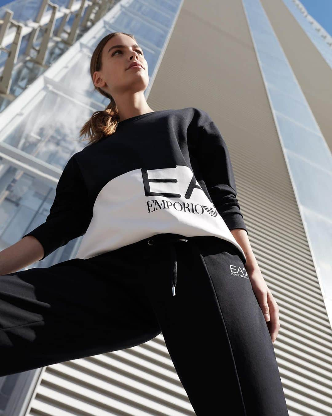 Armani Officialさんのインスタグラム写真 - (Armani OfficialInstagram)「Head to the gym in style with #EA7’s Fall Winter 2019-2020 collection」9月8日 0時09分 - emporioarmani