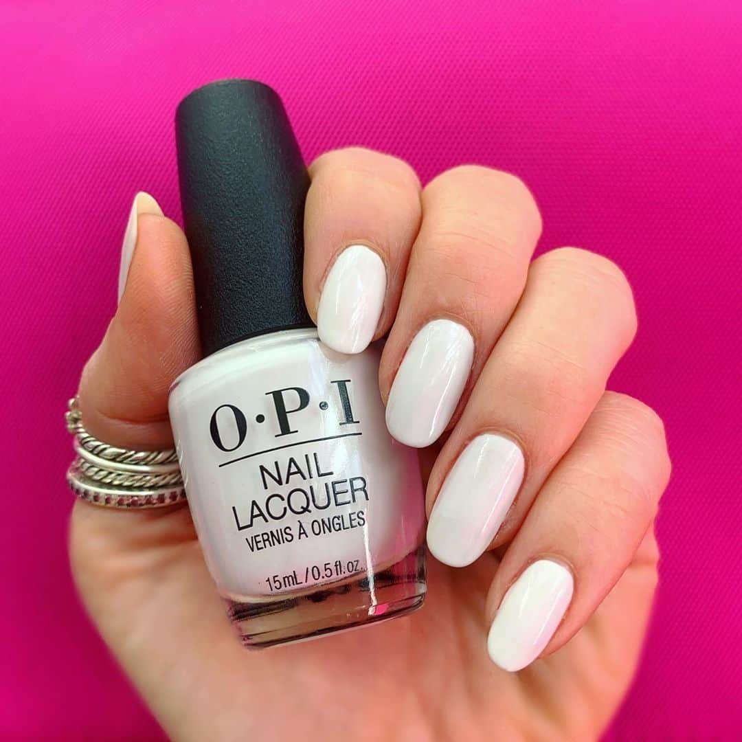 OPIさんのインスタグラム写真 - (OPIInstagram)「Who's wearing white this week? 🙋⁠ ⁠ ⁠ Shade: #SuziChasesPortugeese⁠ by @cherylcooke_opi_nz⁠ ⁠ #OPIObsessed #OPIProfessional #ColorIsTheAnswer #RedNails #OPIScotland #FallNails #Pink #White #WhiteNails #WhiteMani⁠」9月8日 0時15分 - opi