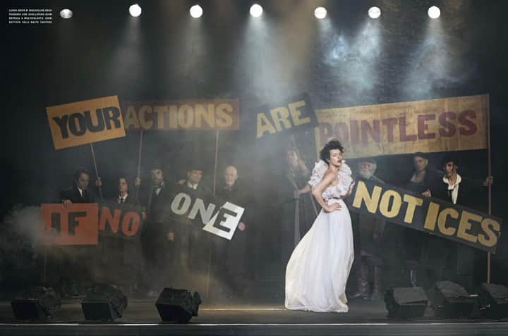 トームさんのインスタグラム写真 - (トームInstagram)「ABUSE OF POWER COMES AS NO SURPRISE TORTURE IS BARBARIC  YOUR ACTIONS ARE POINTLESS IF NO ONE NOTICES  #JennyHolzer with #PeterLindbergh and #MillaJovovich for #VogueItalia ‘A New Age’ September 2012  #art #madebywomen」9月8日 0時33分 - tomenyc