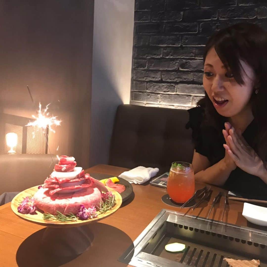 長澤彩子さんのインスタグラム写真 - (長澤彩子Instagram)「親友のお誕生日を彼氏並みに祝う㊗️ いつもありがとう💓  #肉ケーキ #女前長澤」9月8日 0時43分 - ayako212nagasawa