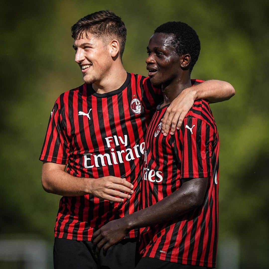 ACミランさんのインスタグラム写真 - (ACミランInstagram)「Friendly: #MilanPrimavera 🆚 Torino  Our young lads cruise to victory 🔴⚫ A convincing win boys, good job! 👏🏻 Pecorino ⚽, Haidara ⚽⚽, Tonin ⚽ Bravi ragazzi! 👏🏻 #milanyouth」9月8日 0時47分 - acmilan