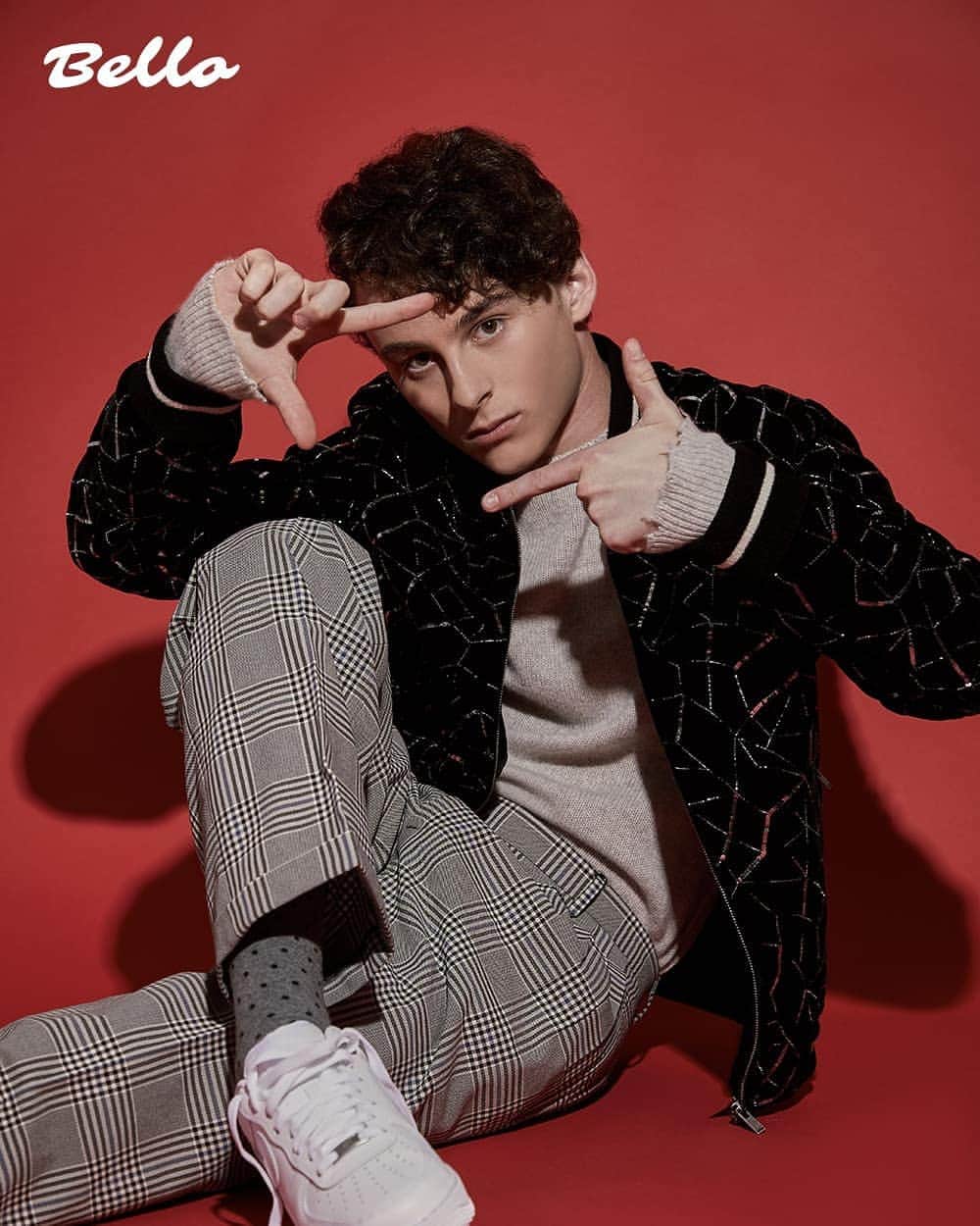 ワイヤット・オレフのインスタグラム：「Ciao Bello! Just wanted to highlight this feature/cover and thank everyone involved. Love love love this one! It's been out for a few days and if you havent seen it yet, please check it out! Link in bio!」