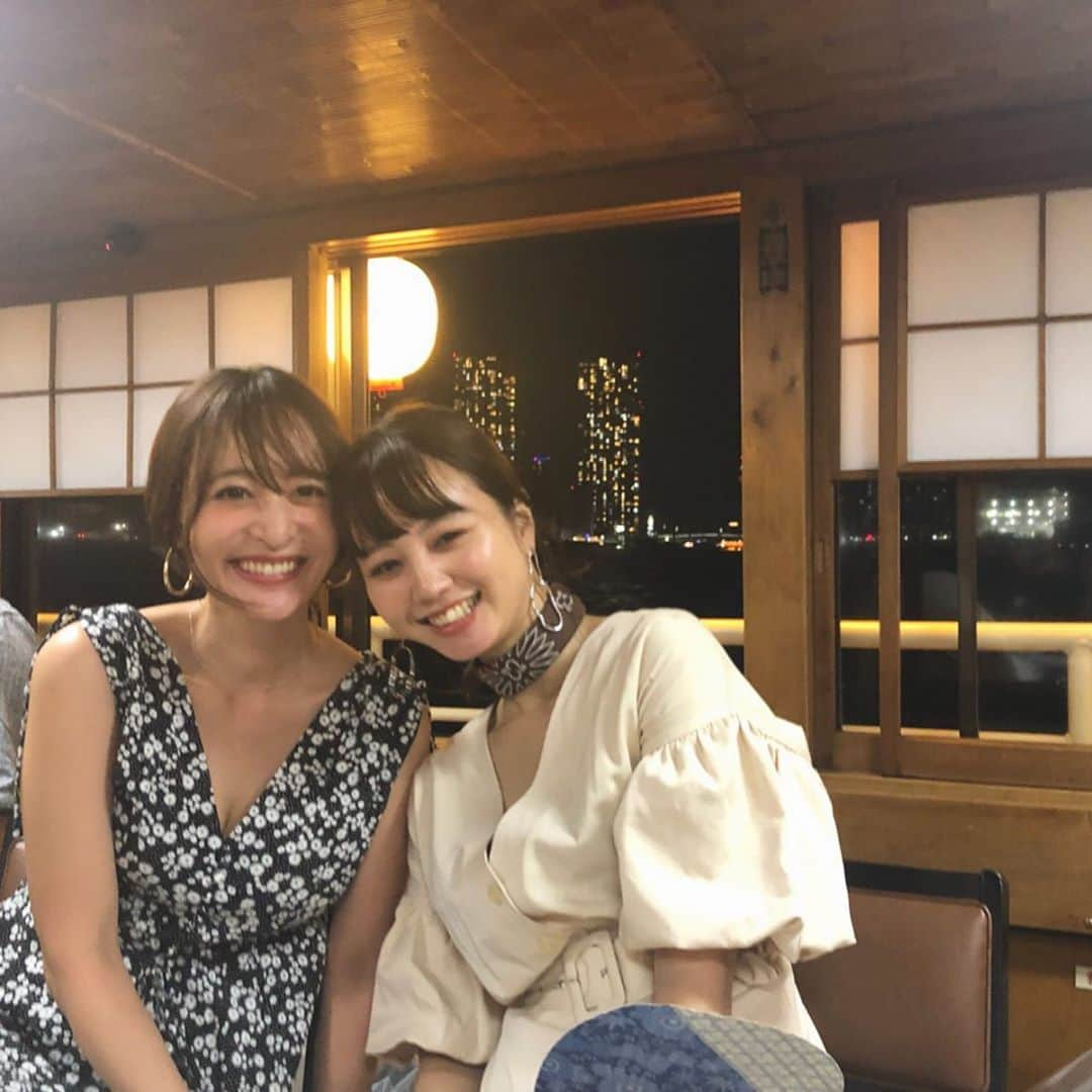 NANAMIさんのインスタグラム写真 - (NANAMIInstagram)「#nana夏の思い出 屋形船で✌︎ 今年の夏あっとゆう間って思ったけど 花火見てディズニーいってBBQして グランピングしてお祭り行って手持ち花火して思い返したらすんごい夏の思い出でできてた✌︎さいこお ♡ 一緒に遊んでくれたお友達ありがとう ♡🤘🏾 そんで @ayakanamba  ちゃん今年もたくさん遊んでくれてありがとお🥰 . 質問多かったワンピースは @zara のだよ✌︎ #nana私服 #namnana #なんなな」9月8日 1時07分 - nanami023