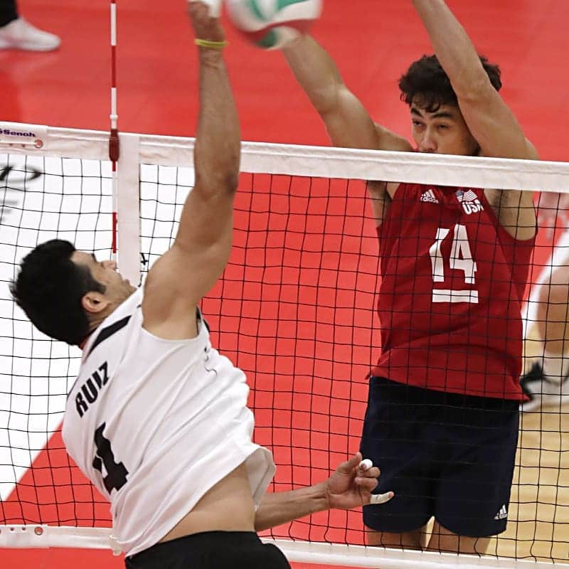 USA Volleyballさんのインスタグラム写真 - (USA VolleyballInstagram)「The U.S. Men 🇺🇸 will play Cuba 🇨🇺 today at 2p PT for GOLD 🥇 at the NORCECA Championship in Winnipeg. --- Watch LIVE on @flovolleyball」9月8日 1時18分 - usavolleyball