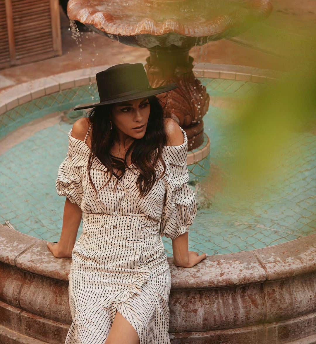 インバー・ラヴィのインスタグラム：「Thank you @grumpymagazine for turning me into a lady x  @raulromo  @maya_yogev  @carlyxhair  @sarahuslan @jazzieperrier @nowprla」