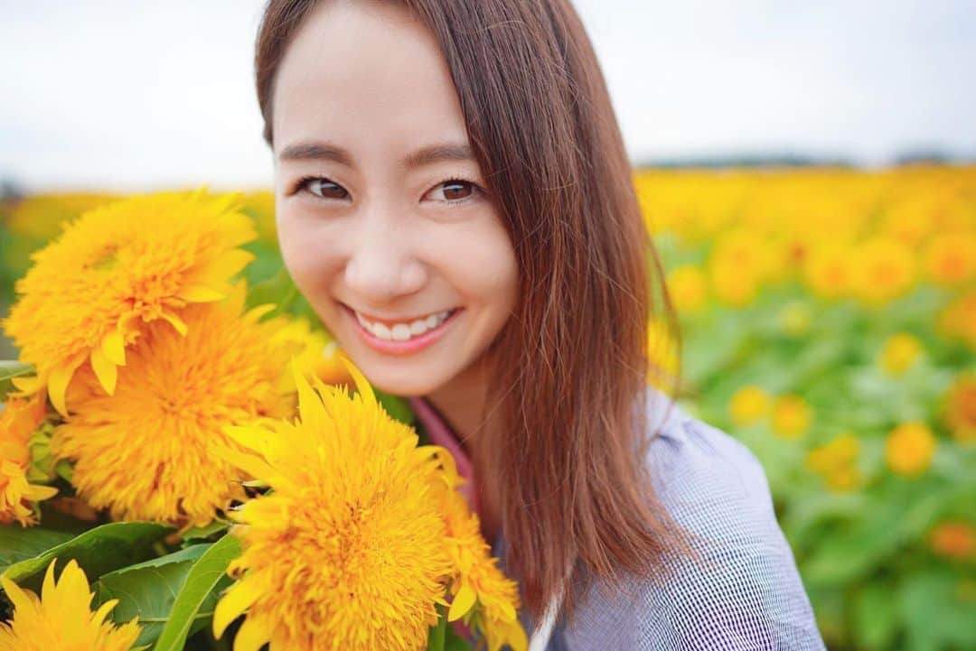 筒井萌子のインスタグラム：「・ ひまわり🌻写真少しづつあげる◟́◞̀♡ 髪の毛明るくなったから暗くしたいな♪ 長さも短いの好きなんだけどくせ毛で 毎日アイロンするから痛んできた😢 髪の毛に悩んでる最近😆 ・ #筒井萌子 #女優 #actress #モデル #model #岡山  #shooting #instagood #instalike #converse #撮影 #followme #instalike #ゴルフ #ゴルフ女子 #ゴルフコーデ #골프 #좋아요반사 #좋아요그램 #좋아요환영 #데일리그램 #패션 #오오티디 #카페 #ジップライン #サンシャインシティ #池袋」