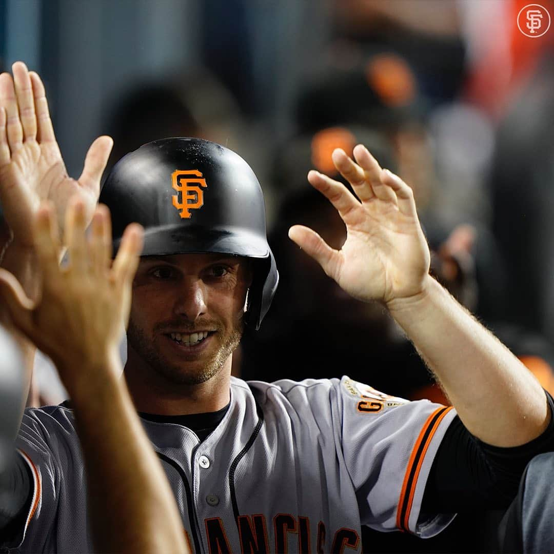 サンフランシスコ・ジャイアンツさんのインスタグラム写真 - (サンフランシスコ・ジャイアンツInstagram)「Friday night fun @ Dodger Stadium 😆 #SFGiants」9月8日 1時48分 - sfgiants