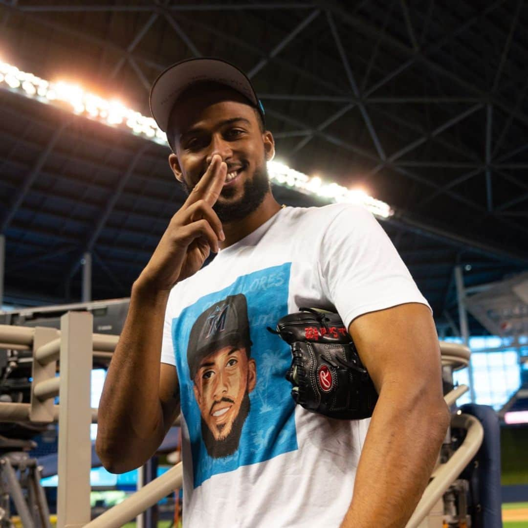 マイアミ・マーリンズさんのインスタグラム写真 - (マイアミ・マーリンズInstagram)「Just a birthday boy and his birthday shirt. 🥳」9月8日 2時13分 - marlins