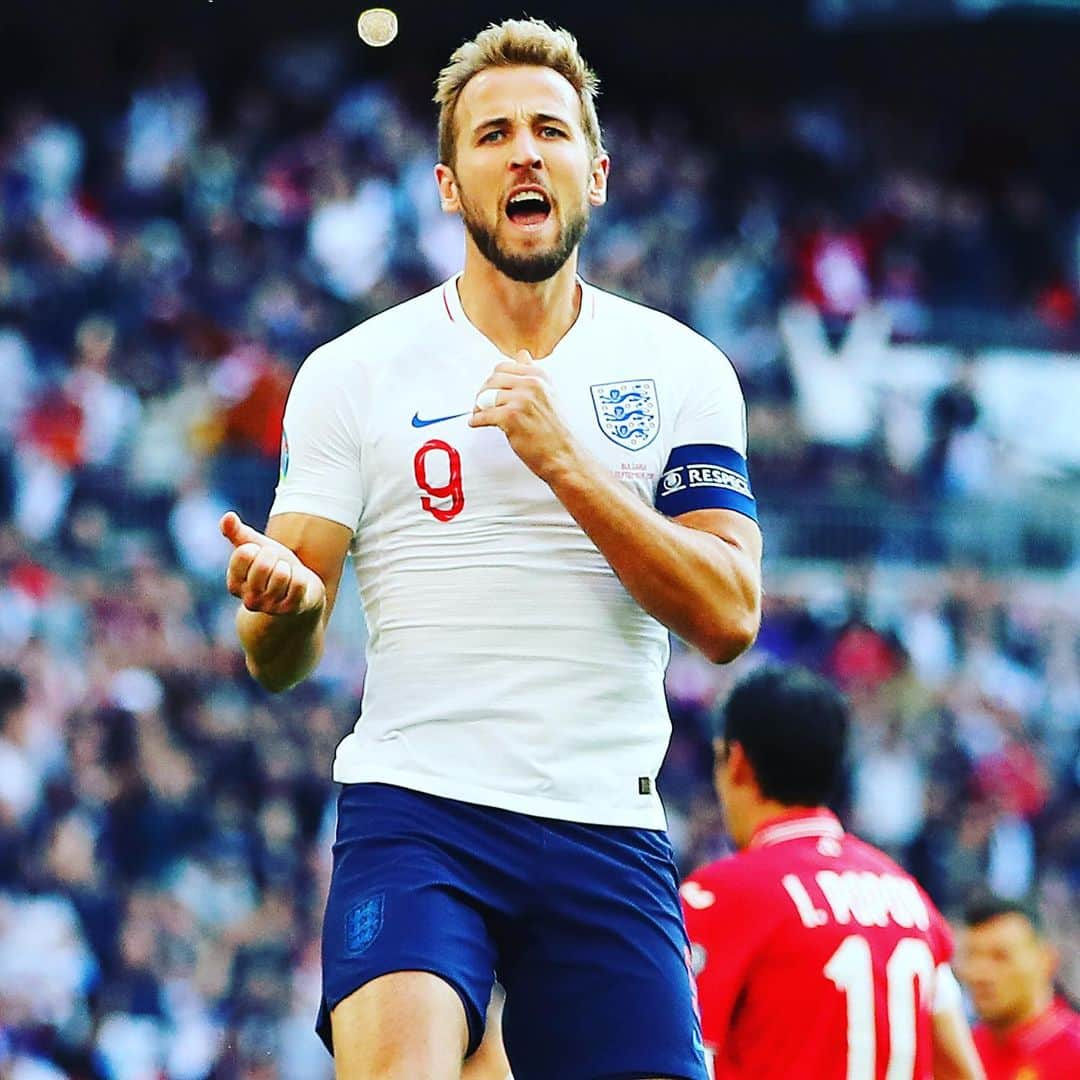 トッテナム・ホットスパーFCさんのインスタグラム写真 - (トッテナム・ホットスパーFCInstagram)「🔥🎩 Hat-trick Harry! 🎩🔥 #EURO2020 #THFC #COYS」9月8日 2時38分 - spursofficial