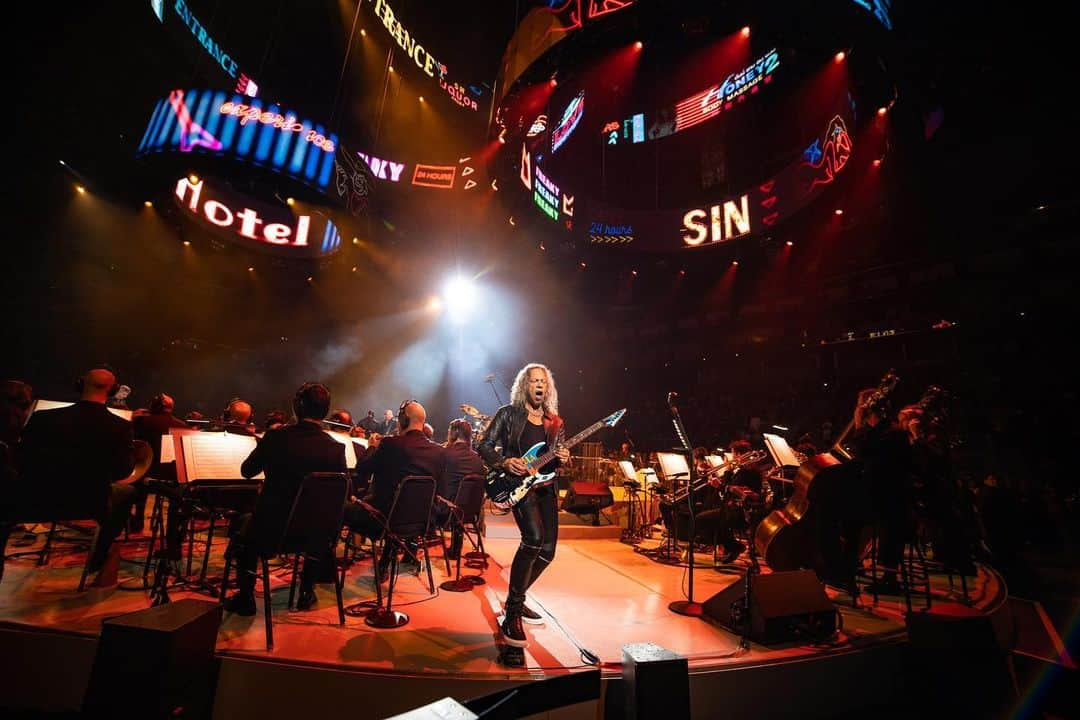 メタリカさんのインスタグラム写真 - (メタリカInstagram)「Photos from Night One of S&M² from the @Chase_Center in San Francisco featuring the @sfsymphony! ・・・ 📸 by @brettmurrayphotography & @photosbyjeffyeager ・・・ #SandM2 #Metallica」9月8日 2時35分 - metallica