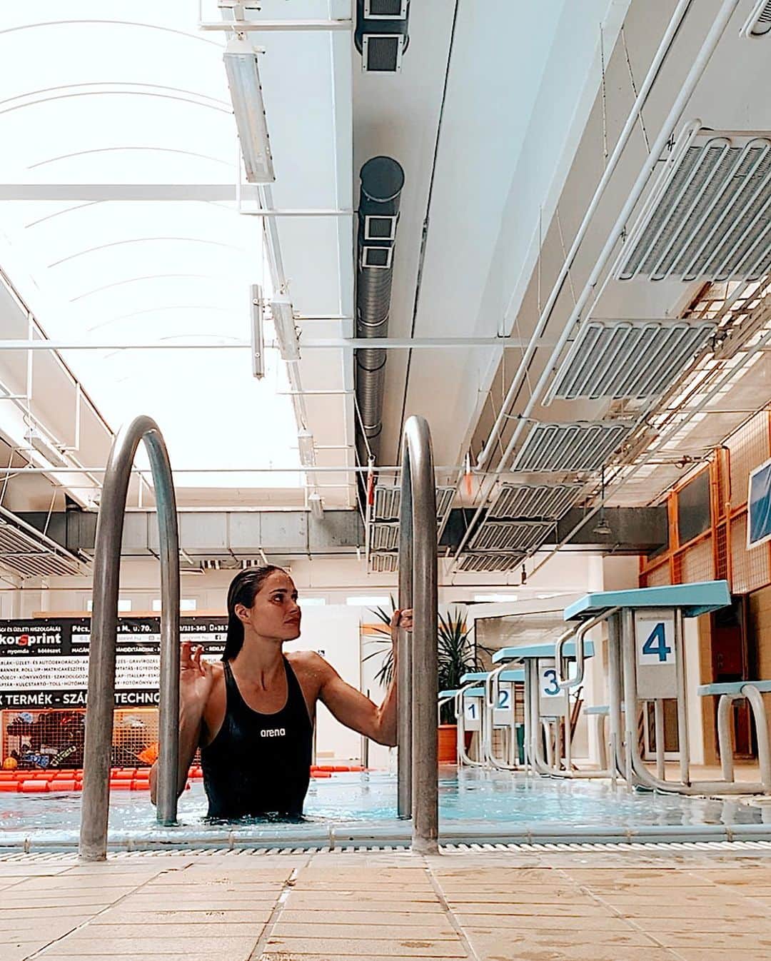 ズザンナ・ヤカボスさんのインスタグラム写真 - (ズザンナ・ヤカボスInstagram)「since 1997 . . . . #swimming #swim #pool #pooldeck #health #getfit #fit #fitnessmotivation #healthylifestyle #water #swimsuit #swimwear #training #practice #workout #workworkwork」9月8日 2時44分 - zsuzsubell