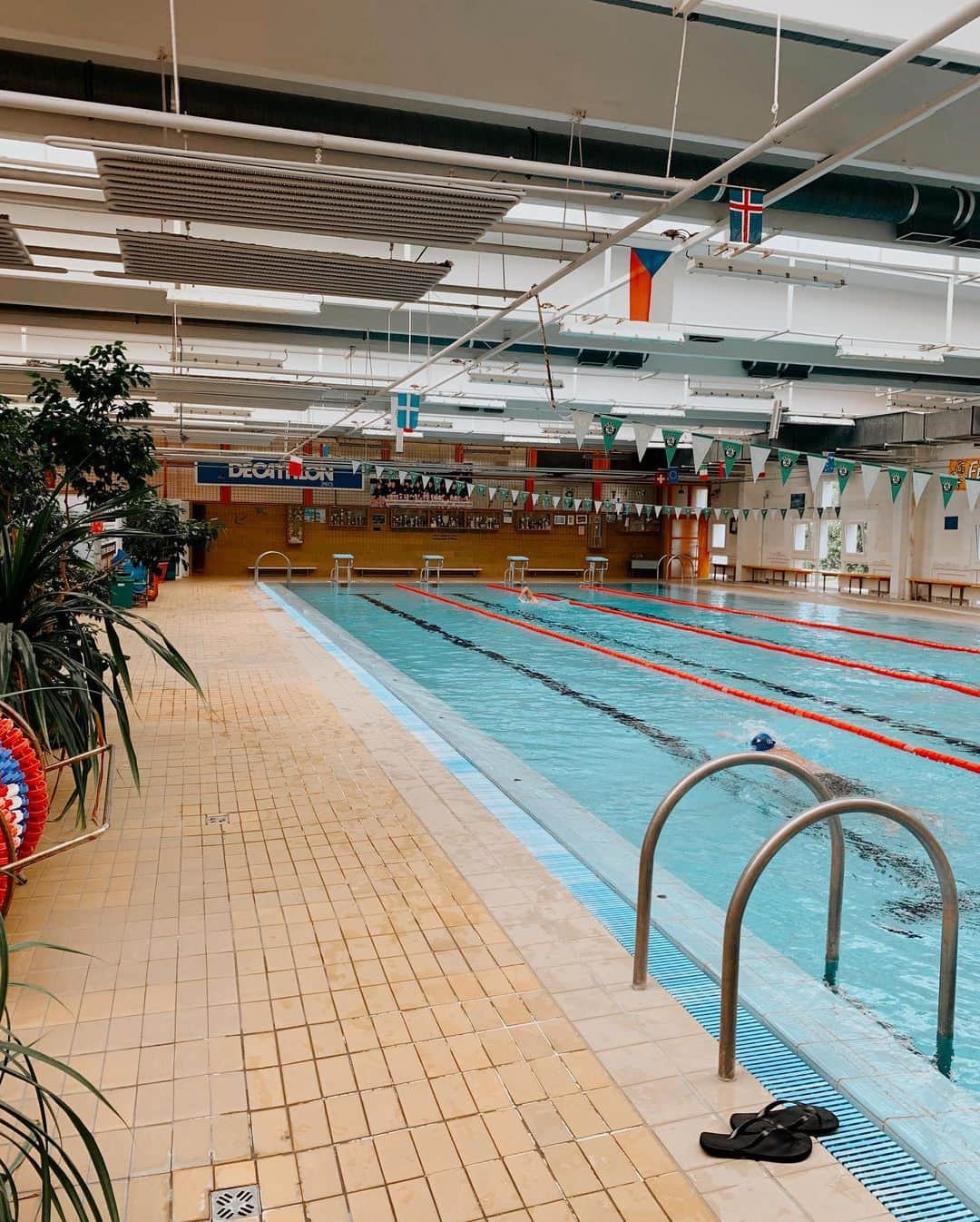 ズザンナ・ヤカボスさんのインスタグラム写真 - (ズザンナ・ヤカボスInstagram)「since 1997 . . . . #swimming #swim #pool #pooldeck #health #getfit #fit #fitnessmotivation #healthylifestyle #water #swimsuit #swimwear #training #practice #workout #workworkwork」9月8日 2時44分 - zsuzsubell