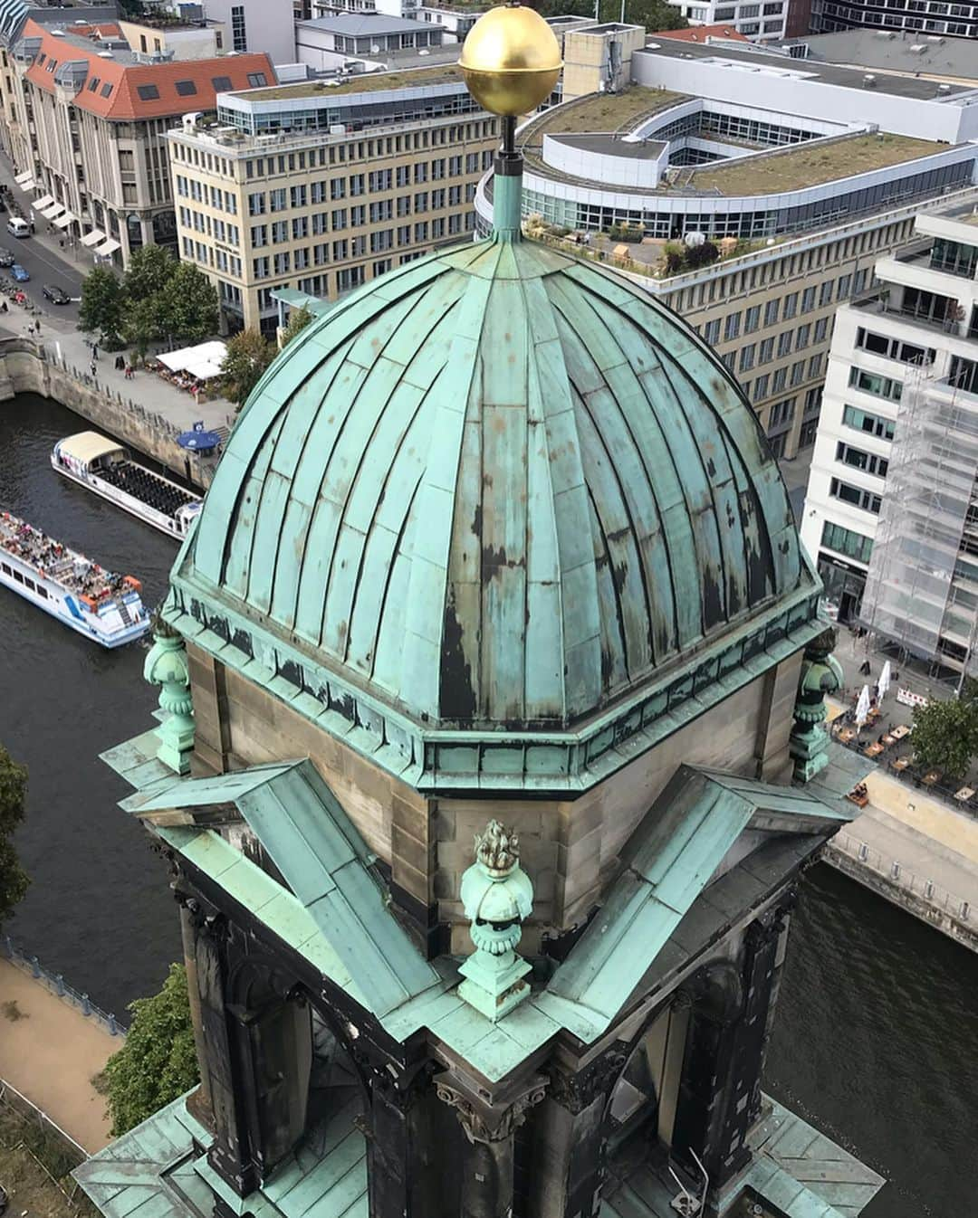 rob scheppyさんのインスタグラム写真 - (rob scheppyInstagram)「Der Himmel Über Berlin  #berlin #berlin🇩🇪 #berlincathedral #berlindom #angels」9月8日 3時03分 - robscheppy