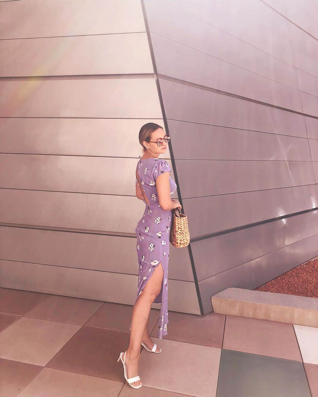 リズ・チェルカソワのインスタグラム：「Haven’t been able to fit into this @reformation dress for over a year. But a week long panic attack does a body good. (Obviously I am being sarcastic here)」