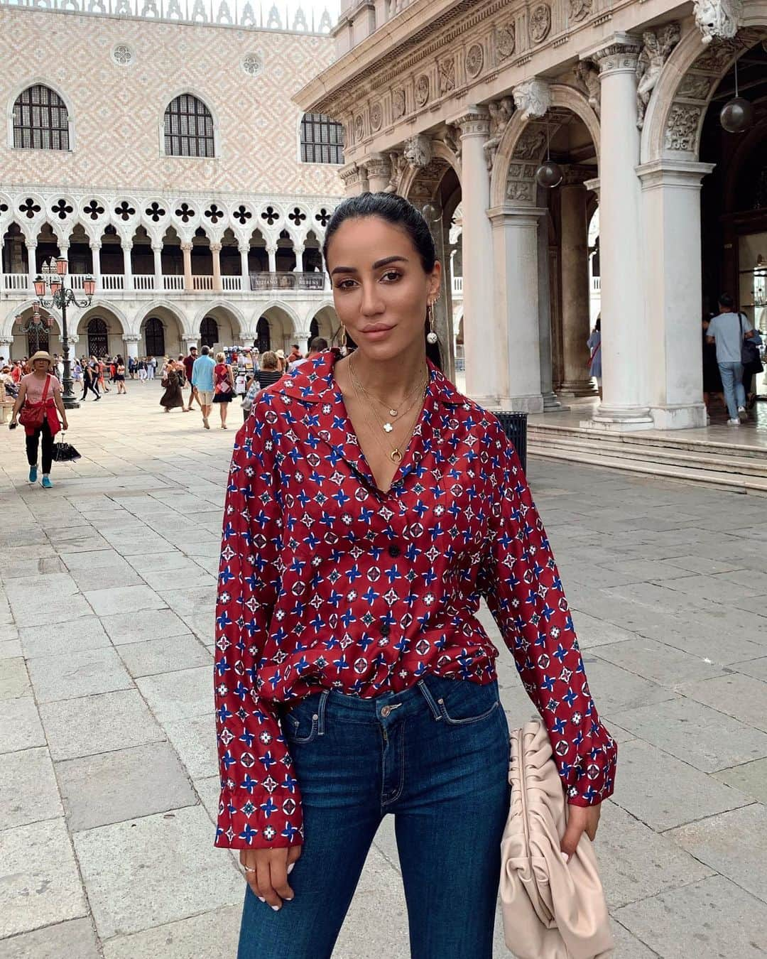 Tamara Kalinicさんのインスタグラム写真 - (Tamara KalinicInstagram)「Last one from Venice before I start overflowing your feeds with #nyfw  My @louisvuitton obsession is even stronger with their release of B Blossom #LVbblossom」9月8日 3時16分 - tamara