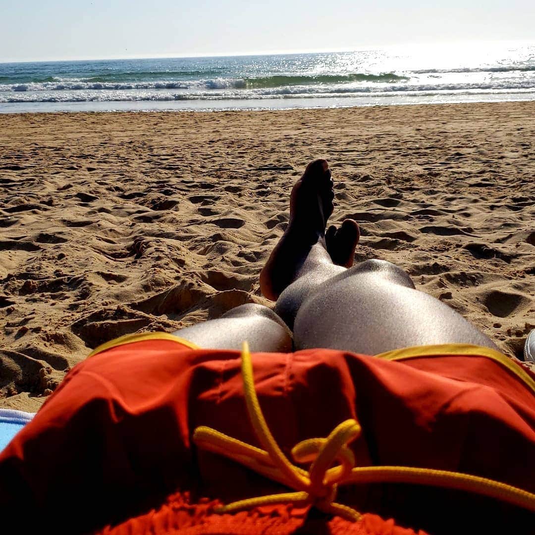 アッシャー・ヒルさんのインスタグラム写真 - (アッシャー・ヒルInstagram)「Take me nowhere, please. #costacaparica #lisbon #portugal🇵🇹 #travel #praia🌊」9月8日 3時34分 - asherkwacie