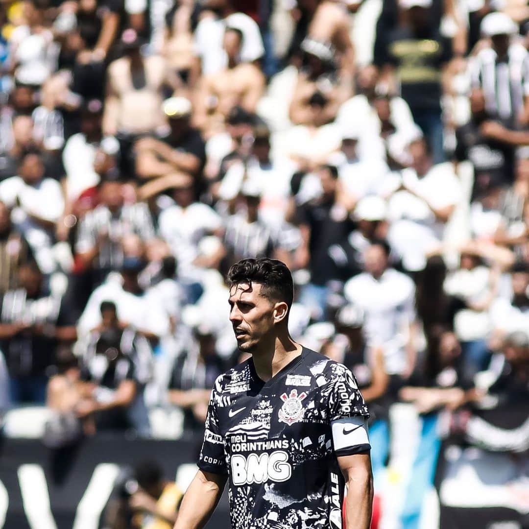 ダニーロ・フェルナンド・アベラールのインスタグラム：「Nao foi o resultado que gostariamos, agora é trabalhar na semana e focar no proximo jogo 🙏⚫️⚪️」