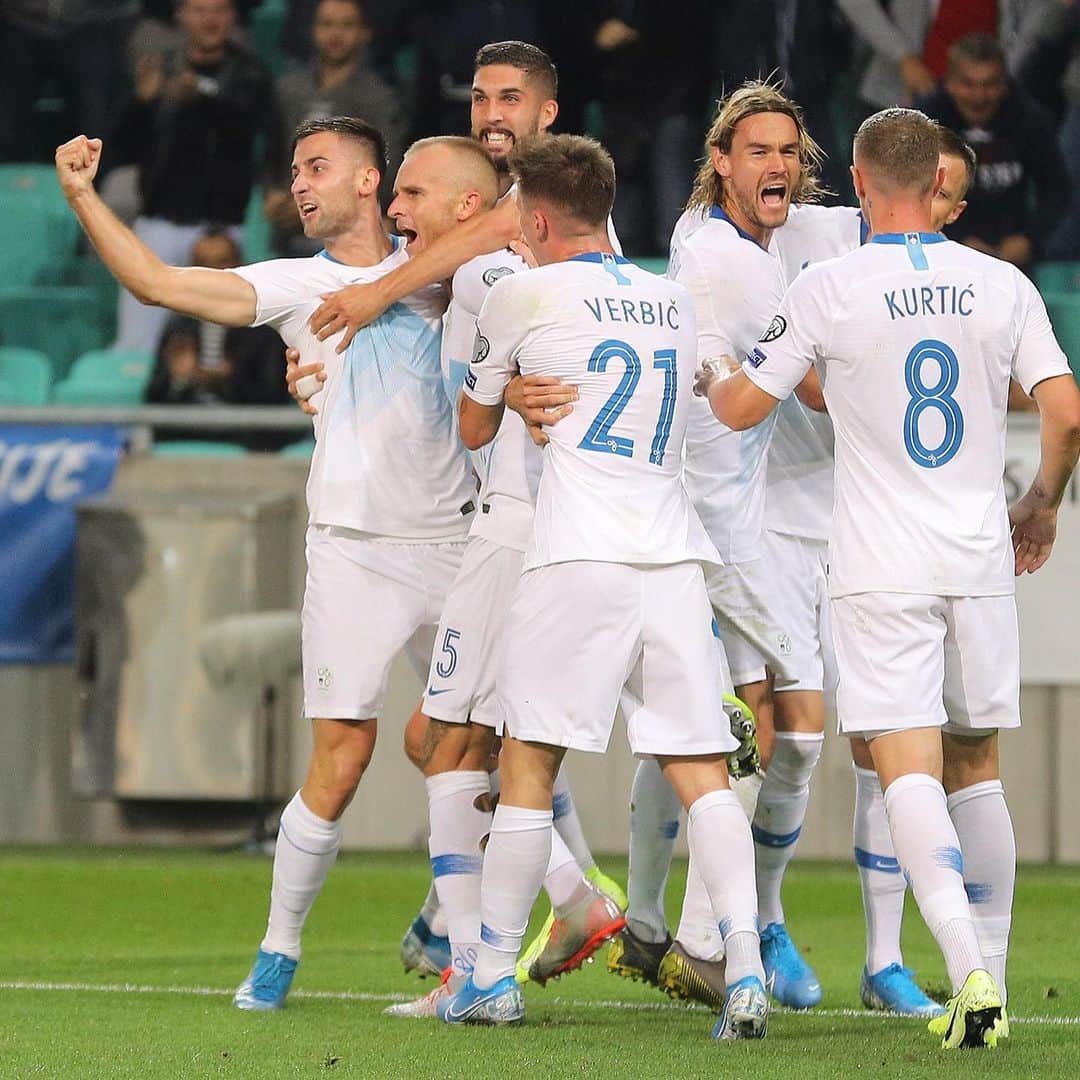 レネ・クルヒンさんのインスタグラム写真 - (レネ・クルヒンInstagram)「Great win against a big team! Always with ❤️ for our country🇸🇮! Happy to be back on the field after a long time... #srcebije #nzs #sloveniapoland #euro2020qualifiers」9月8日 3時43分 - renekrho
