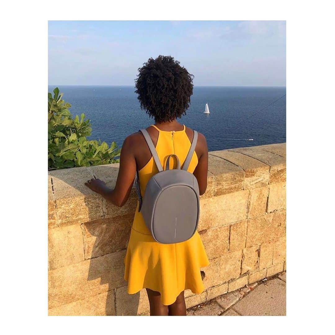 XD Designさんのインスタグラム写真 - (XD DesignInstagram)「Holiday mood in Italy🇮🇹 by @victoriagncd #ellefashion ⠀⠀⠀⠀⠀⠀⠀⠀⠀ ⠀⠀⠀⠀⠀⠀⠀⠀⠀ • • #xddesign #madeformodernnomads #bobbyelle #xddesignbobby #antitheftbag #instatravel #travelers #packandgo #travellifestyle #photooftheday #journey #globetrotter #keepexploring #modernnomad #gotyourback #travelmore #ootd #doyoutravel #thetraveltag #travelfun #globelletravels #femmetravel #adventureseekers #adventuretraveler #passportlife #wanderlust #santamariadileuca #italia #italytravel」9月8日 3時44分 - xddesign