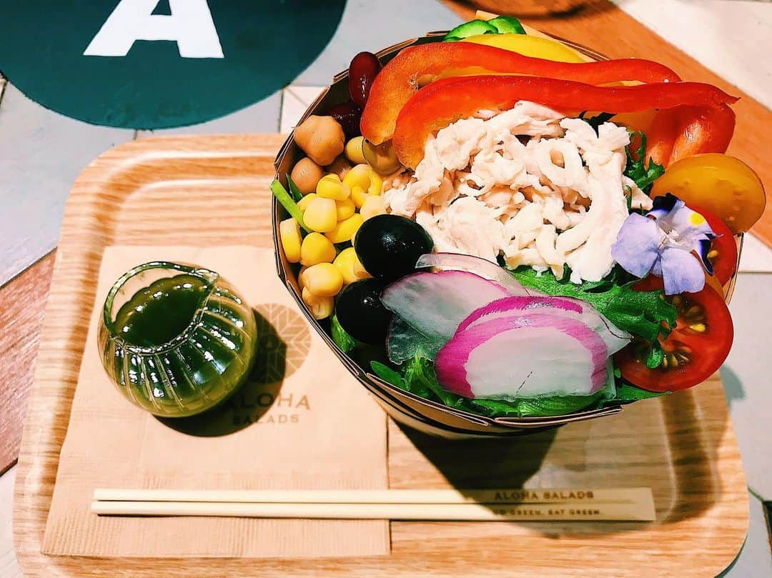 西谷麻糸呂さんのインスタグラム写真 - (西谷麻糸呂Instagram)「ALOHA SALAD🍅🥕🌺﻿ ﻿ 色んなサラダ屋さんの中でもここ上位でスキ。 ﻿ ﻿ ﻿ ﻿ ﻿ ﻿ ﻿ ﻿ ﻿ #japan #tokyo #japanese #asia #model #photo #photography  #girl #fashion #happy  #西谷麻糸呂 #modeling #日本  #selfie#cute #follow  #salad #healthy #food #instagood #instamood #yummy #yum #サラダ #サラダボウル #サラダ専門店 #原宿 #原宿カフェ #カフェ #lunch」9月8日 15時31分 - mashiron21