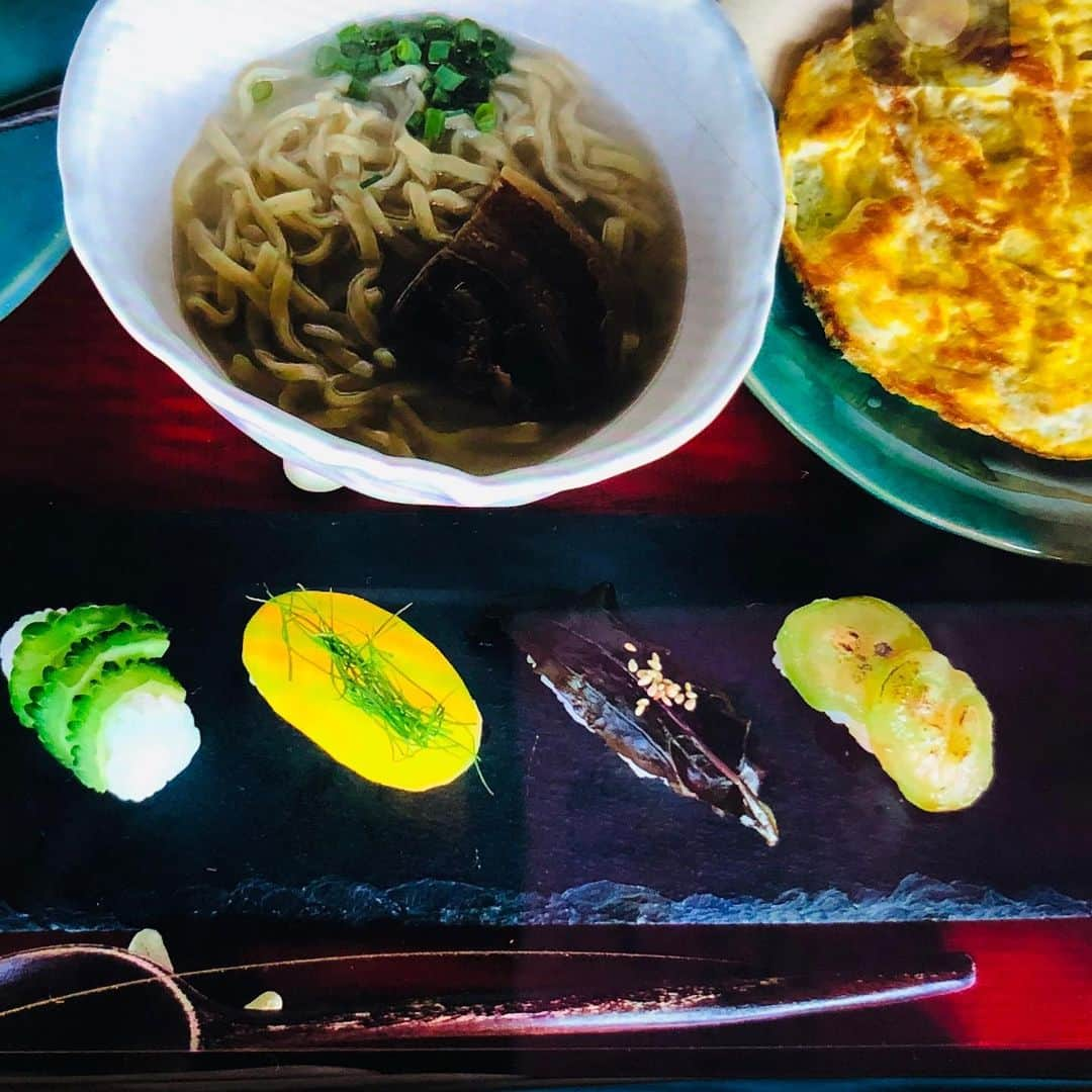 日野賢二さんのインスタグラム写真 - (日野賢二Instagram)「Best Okinawa Style Noodle (not just noodles) every time I come here I feel great!! いしぐふ〜ただいま〜！ やっぱり美味しすぎる^_^ #ishigufu #ishigufuonoff #okinawa #noodles #jinobass #naha #onoff」9月8日 14時16分 - jinobass