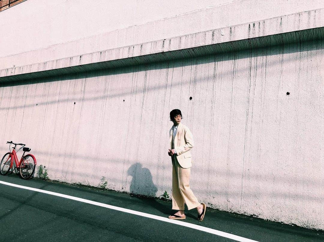 兒玉太智のインスタグラム：「‎【こだまたいちソロNEWS📢(^‿^)۶】 ‎僕と音楽ユニット"超常現象"のツーマンライブ『こだま現象』が本日9/8よりチケット受付開始となりました！ ‎じわじわいきましょう🎉 ‎お待ちしております。  2019年11月8日(金) 開場 19:00 開演 20:00 場所：渋谷WGT (Weekend Garage Tokyo) 出演 : こだまたいち、超常現象 チケット : 3,000yen (+1ドリンク&1フードオーダー) ‪＜チケットのご予約＞‬ 本日9月8日(日)より下記サイトにて受付開始です。 → http://weekendgaragetokyo.jp/event/ ※アーティスト受付はございません。  #超常現象 #こだまたいち #こだま現象 #渋谷weekendgaragetokyo  #過去作のリマスター盤 #たいちのズッコケだよ人生は  #会場限定発売」