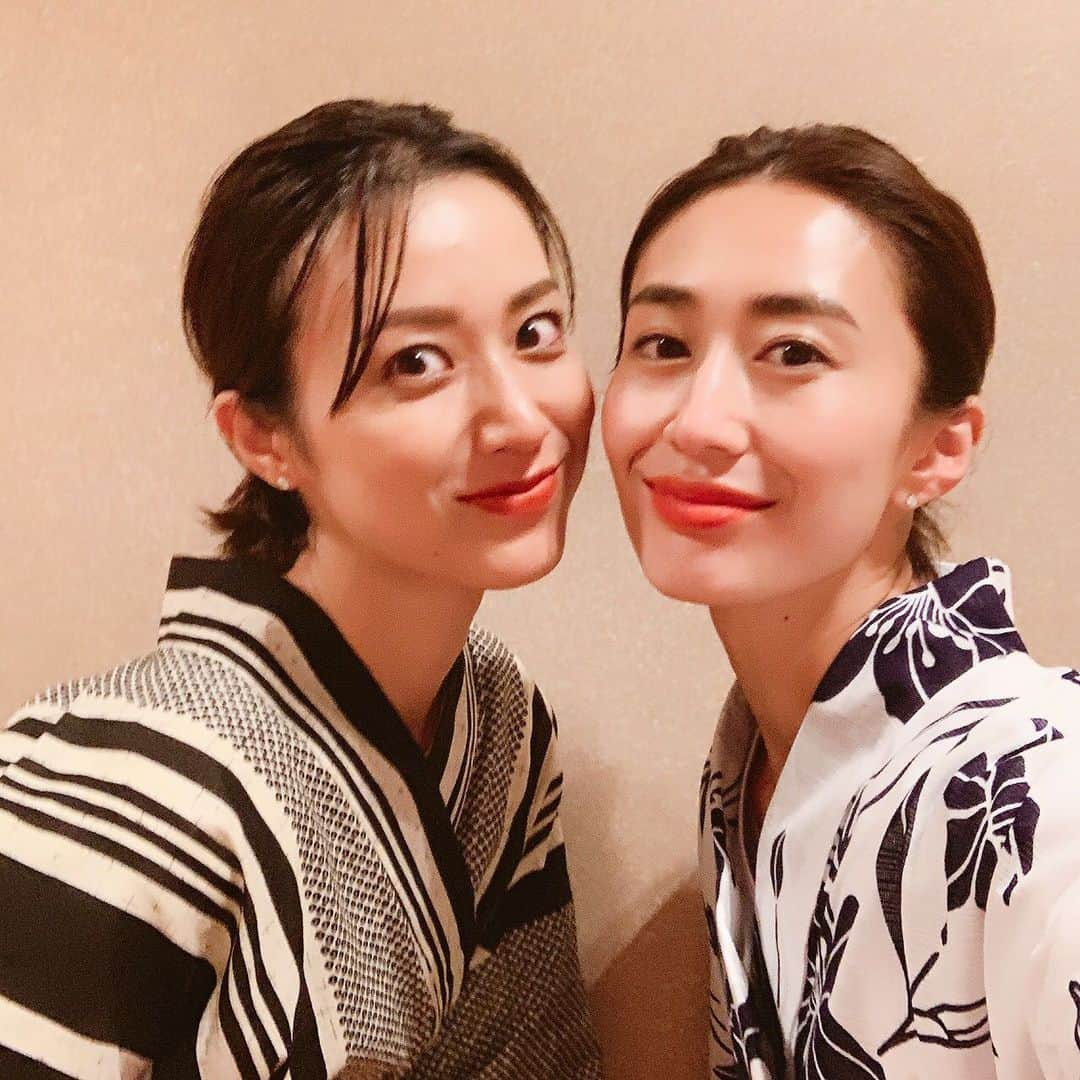 牧野紗弥さんのインスタグラム写真 - (牧野紗弥Instagram)「この日は @mariakamiyama と浴衣ナイト❤️藤原紀香さんの主演されているサザエさんを観に、明治座へ☀️ 私は @akari.hosoe ちゃんにヘアメイクをしてもらしました😊 3枚目→マリアのつけていた @diormakeup の707のリップが可愛くて、おそろ😍✨💄 秋メイクが気になってます🧡」9月8日 15時22分 - makinosaya