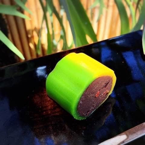 のインスタグラム：「Refreshing in green mood? Let's go to Bedugul!  Happy weekend guys!! #bedugul #toiro_wagashi #chocolate #green #delicious」