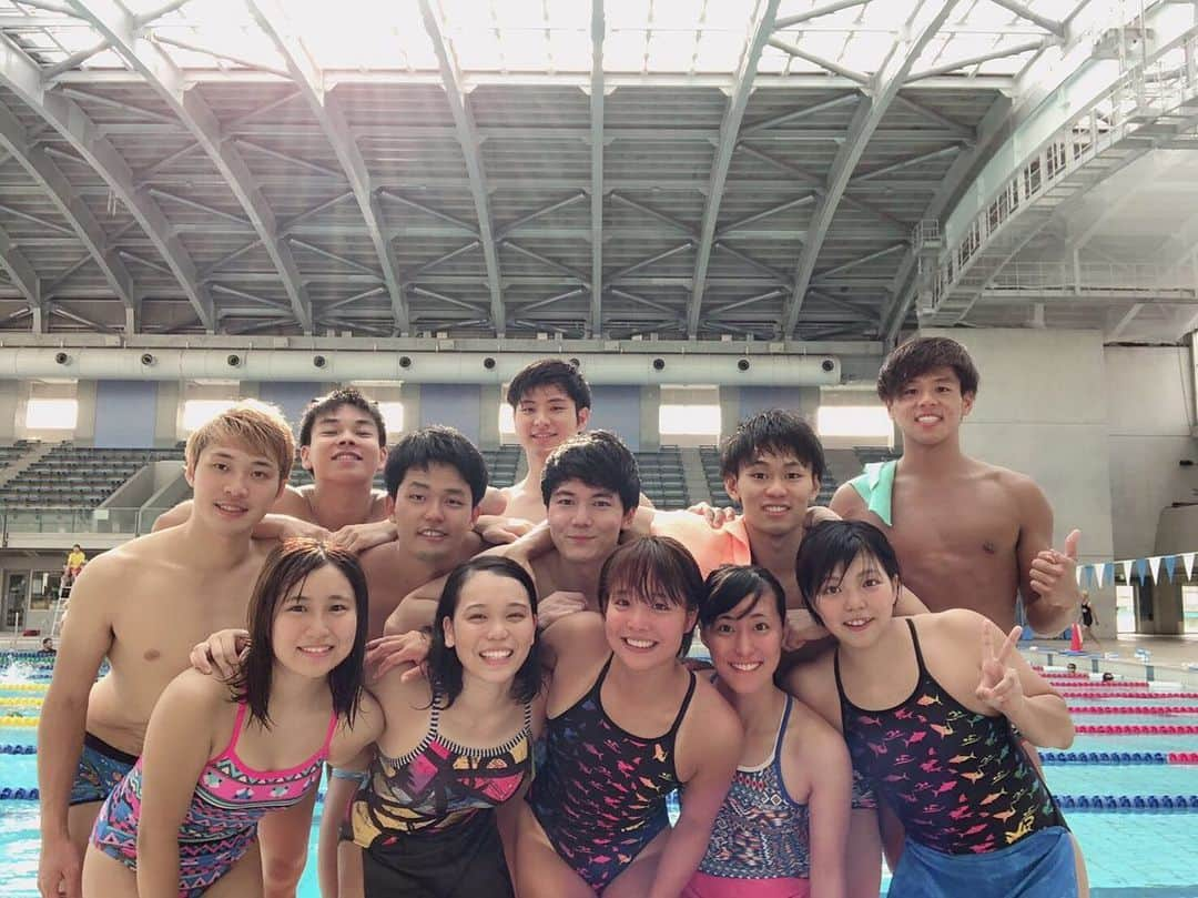 藤巻紗月のインスタグラム：「🐬🐠🐬🐠🐬 愉快な仲間たちと合宿！ 身体がバキバキガタガタだけど楽しかったので◎ ありがとうございました。 #finswimming#フィンスイミング  #集合写真#まとまりない#同期写真#チームNoLimits#森琴音#藤巻紗月#後ろ姿では判別不可能となっております」