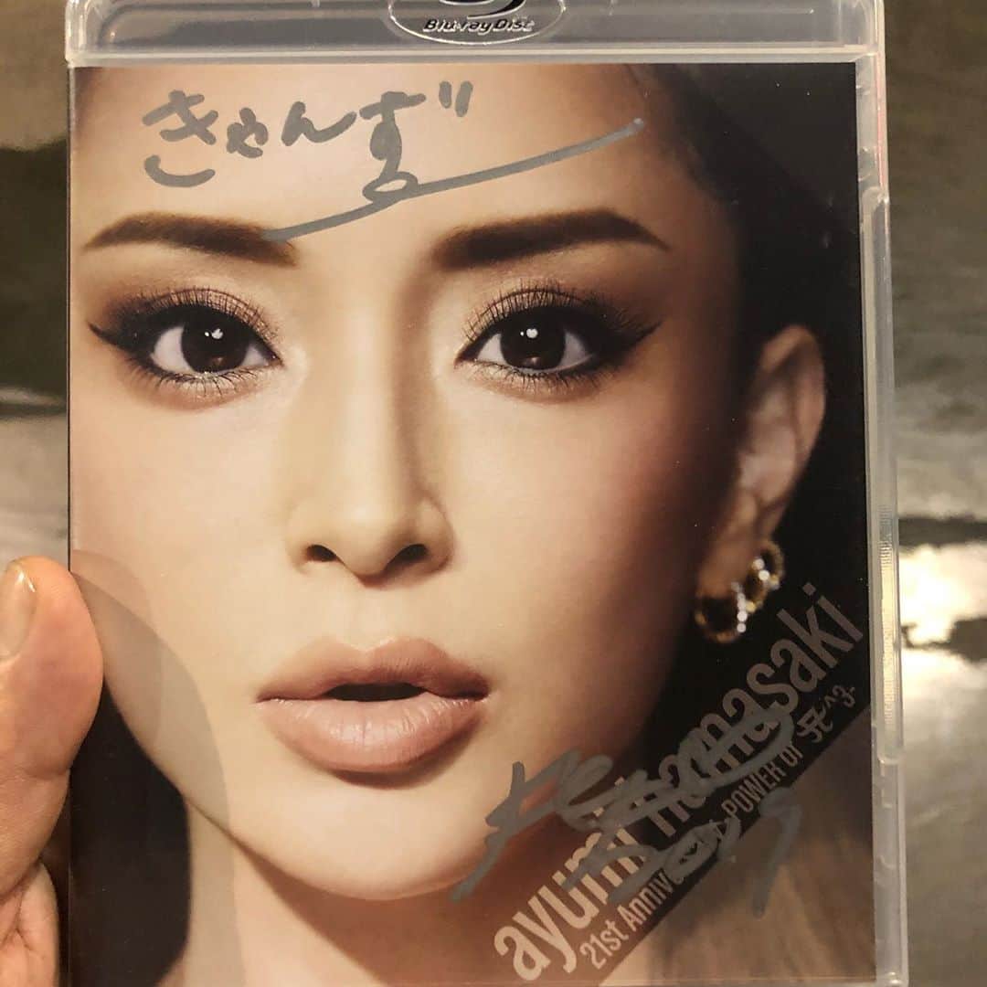 濱本和真のインスタグラム：「あゆちゃんありがとう🔺✨ 日本帰ったら観よーっと😏 #ayumihamasaki #21thanniversary #powerofA3  #まだ観れないから観た人感想教えて」