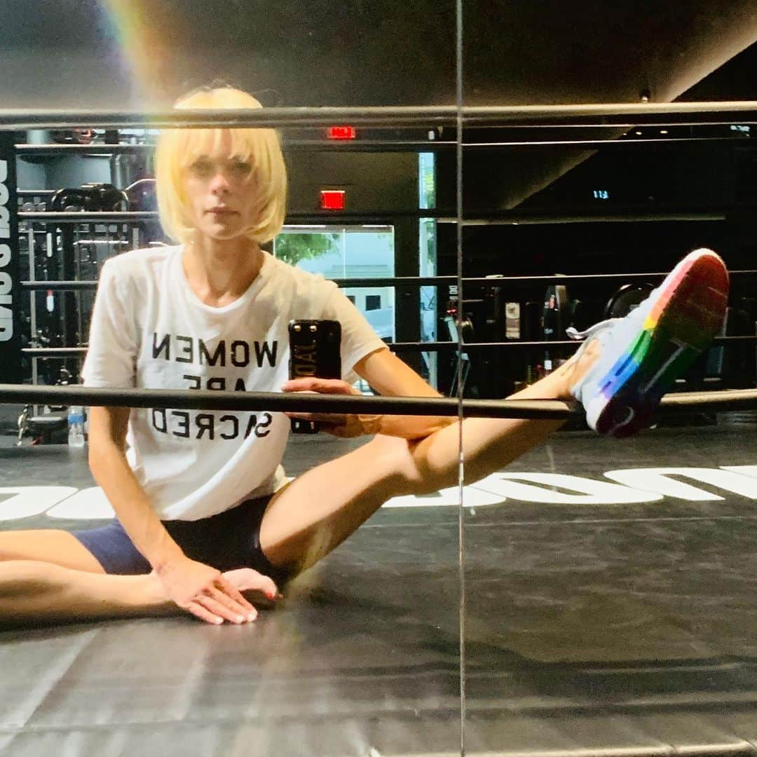 ジェイミー・キングさんのインスタグラム写真 - (ジェイミー・キングInstagram)「TAKING FLIGHT 🕊 DOGPOUND 💥」9月8日 7時39分 - jaime_king