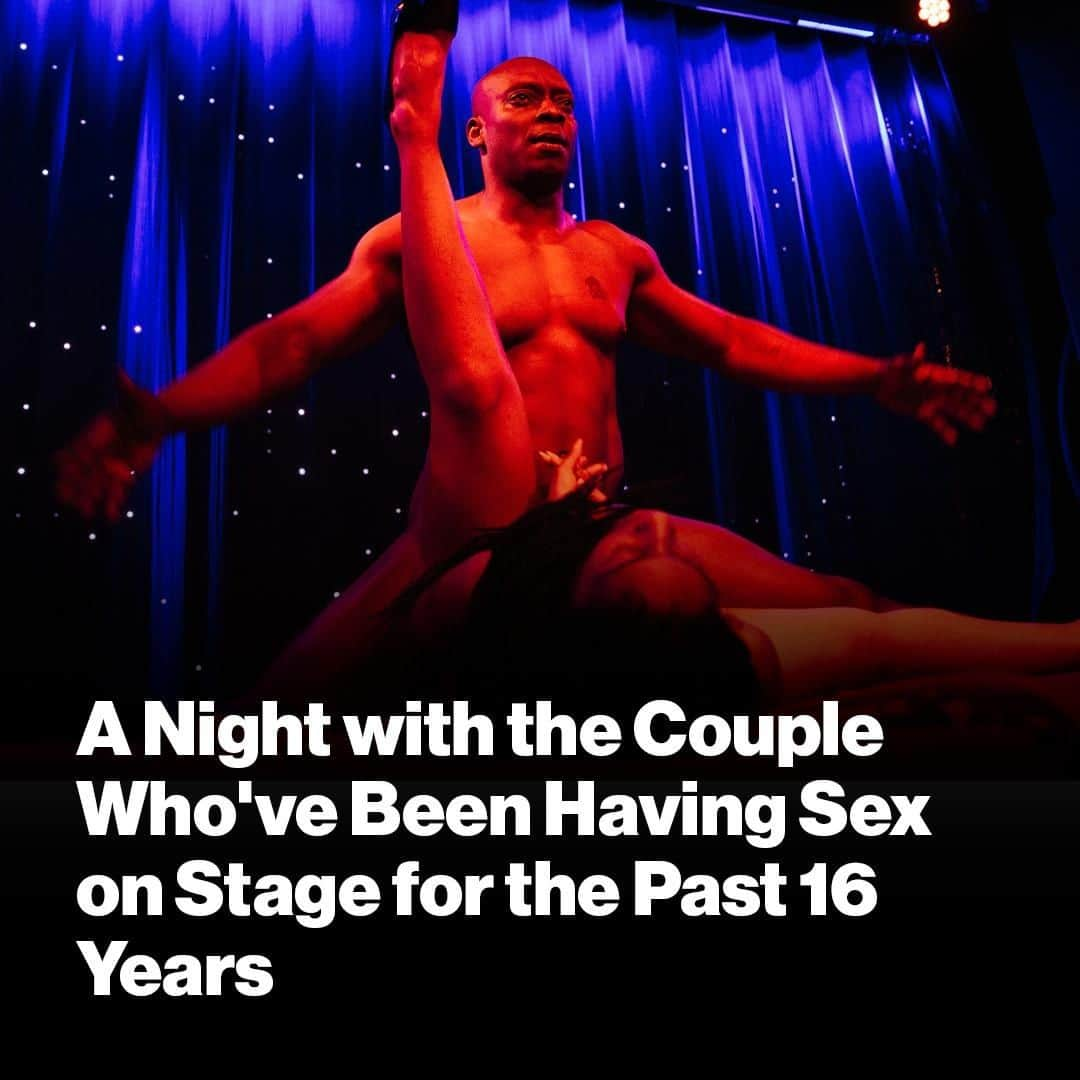 VICEさんのインスタグラム写真 - (VICEInstagram)「Casa Rosso is an erotic theatre in Amsterdam, home to a 90-minute sex show comprised of nine different acts. 💋 Two performers are Erica and Udy, who have been having live sex on a rotating stage night after night for the past 16 years. 🤯 Read more at the link in bio, via @vicenl. 📸: @raymondvanmil」9月8日 8時00分 - vice