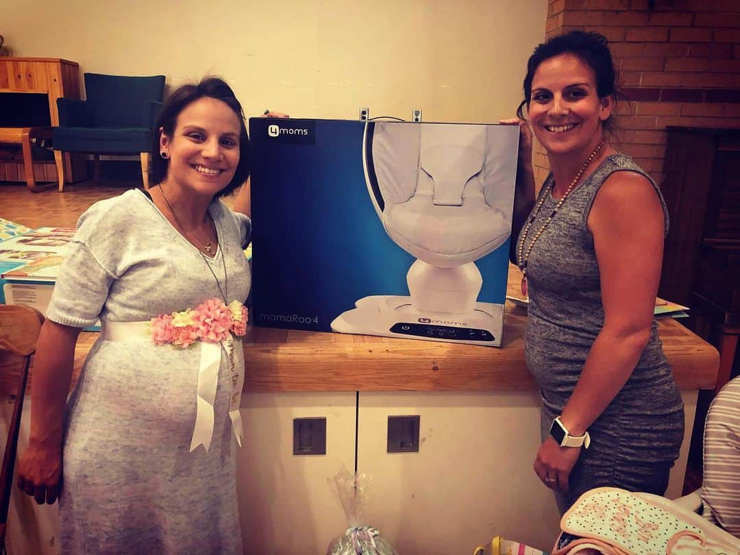 メーガン・デュアメルさんのインスタグラム写真 - (メーガン・デュアメルInstagram)「Thanks to my mom and sister for arranging my baby shower today 👶🍼 And thanks to my family and friends for coming and those that didn’t come but sent beautiful gifts anyways ❤️🤰 #babyshower #family #babygirl #30weeks」9月8日 8時29分 - meaganduhamel