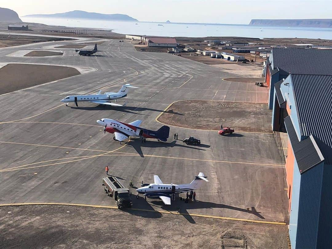 NASAさんのインスタグラム写真 - (NASAInstagram)「Greenland is where it’s at. ⁣⁣ ⁣⁣ And by “it,” we mean three of our different ice measuring missions — Operation #IceBridge, Oceans Melting Greenland (OMG) and the Airborne Visible/Infrared Imaging Spectrometer (AVIRIS). ⁣⁣ ⁣⁣ IceBridge is in Greenland beginning a series of flights to measure sea ice and land ice during the summer melt season. OMG is studying the ocean’s effect on the island’s melt and AVIRIS is verifying how the satellite #ICESat2’s lasers are working to see melty ice. ⁣⁣ ⁣⁣ In the last image, you can see all three planes meeting on the runway. ⁣⁣ ⁣⁣ Image 1 & 2: Linette Boisvert/NASA⁣⁣ Image 3 & 4: John Sonntag/NASA⁣⁣ Image 5: Eugenia de Marco/NASA⁣⁣ ⁣⁣ #NASA #Earth #Ice」9月8日 9時18分 - nasa