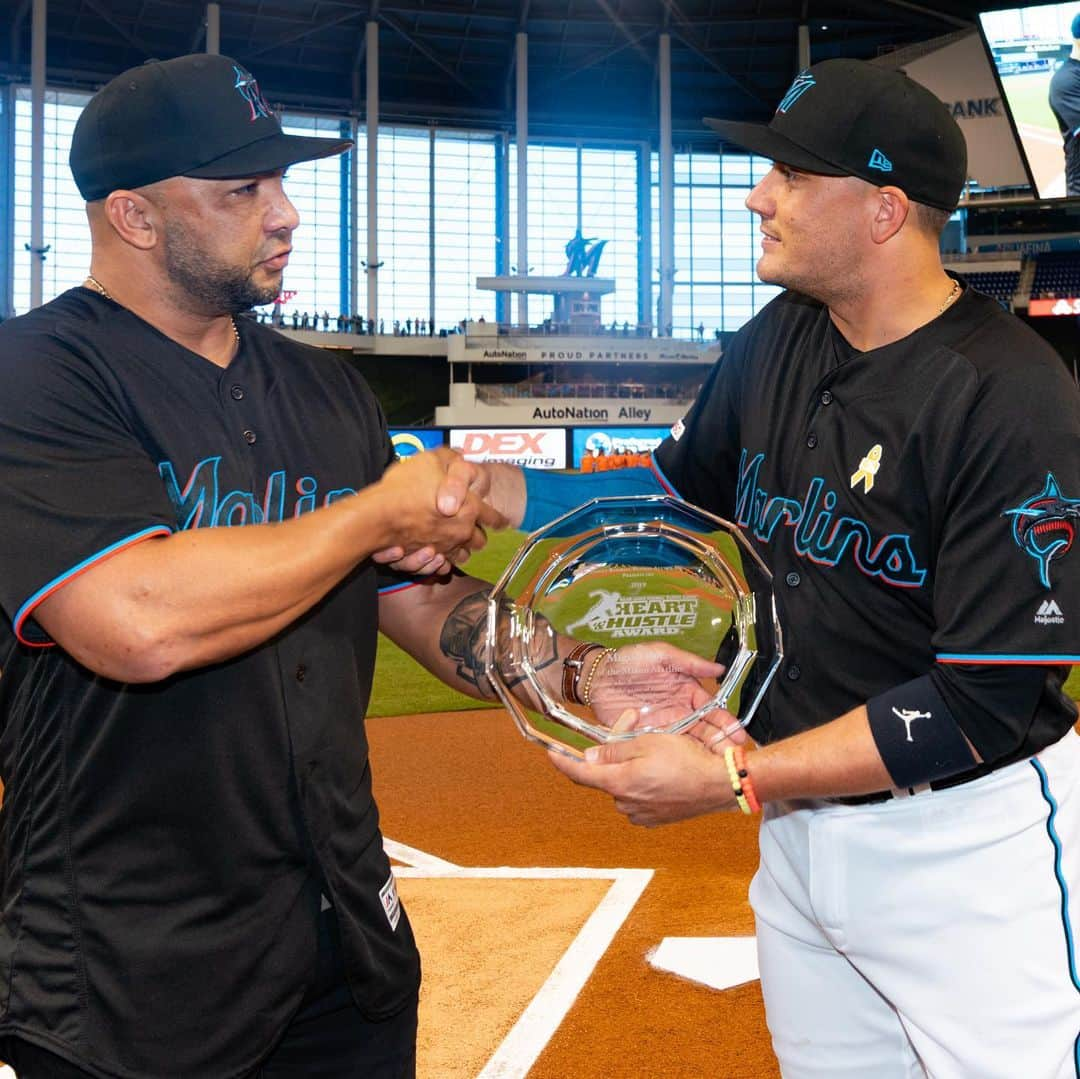 マイアミ・マーリンズさんのインスタグラム写真 - (マイアミ・マーリンズInstagram)「Congrats, Miggy Ro. 💙 The embodiment of both, he's the Marlins' 2019 Heart and Hustle Award winner.」9月8日 9時33分 - marlins