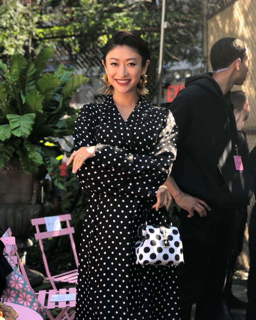 のインスタグラム：「NYコレ取材：「ケイト・スペード ニューヨーク」のショーに女優の山田優さんご来場！土曜の朝、この笑顔をいただくと、晴れやかな気持ちになります。隣の席でドキドキしちゃった（笑）。﻿ ﻿ #KATESPADENEWYORK #KATESPADE #NYFW #山田優 #yuyamada﻿ #katespadeny」