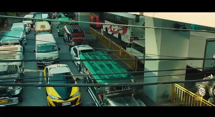 アン・カーティスのインスタグラム：「It’s finally out! Ito na nga! Perfect timing for the Ber-months traffic rush! 🚗🚙🚙🚌🚎. Check out my TVC for the latest innovation from ABS-CBN: the ABS-CBN TVplus Go.  Mapapagaan at mapapasaya na ang biyahe dahil ang phone mo, TV na rin!  Sa ABS-CBN TVplus Go, you can watch on the go! No data charges sa panonood. ₱799 lang, one-time payment. Kuha na! Visit tvplusgo.abs-cbn.com to know more!」