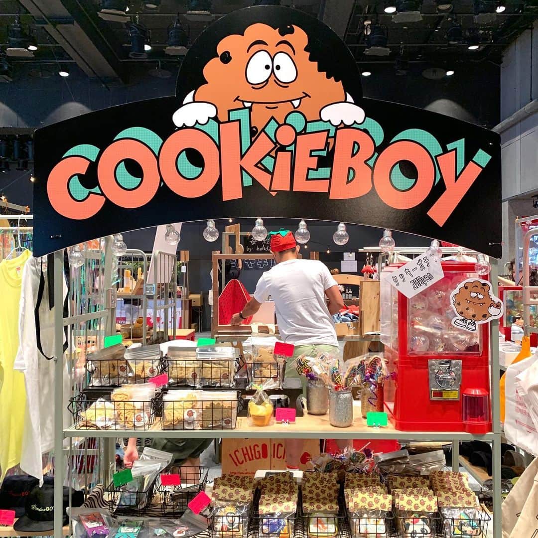 Laforet HARAJUKUさんのインスタグラム写真 - (Laforet HARAJUKUInstagram)「2019.9.7(SAT)-8(SUN) Laforet Market vol.8 . ラフォーレ原宿が提案するカルチャーマーケット「Laforet Market」の第8弾を開催中！ . 1枚目：CRAZY KIOSK 2枚目：and CURRY 3枚目：COOKIEBOY 4枚目：andaid 5枚目：Blanche Market 6枚目：飲み屋 えるふえる 📄詳細はラフォーレ原宿HPをご覧ください . #laforetmarket #market #ラフォーレマーケット #マーケット #hpfrance #アッシュペーフランス #batoma #場と間 #laforet #harajuku #laforetharajuku #ラフォーレ #原宿 #ラフォーレ原宿」9月8日 10時49分 - laforet_h