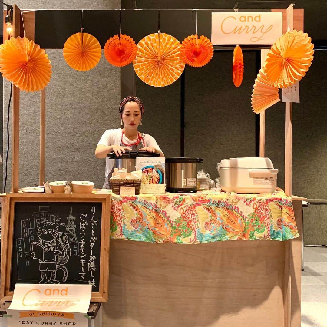 Laforet HARAJUKUさんのインスタグラム写真 - (Laforet HARAJUKUInstagram)「2019.9.7(SAT)-8(SUN) Laforet Market vol.8 . ラフォーレ原宿が提案するカルチャーマーケット「Laforet Market」の第8弾を開催中！ . 1枚目：CRAZY KIOSK 2枚目：and CURRY 3枚目：COOKIEBOY 4枚目：andaid 5枚目：Blanche Market 6枚目：飲み屋 えるふえる 📄詳細はラフォーレ原宿HPをご覧ください . #laforetmarket #market #ラフォーレマーケット #マーケット #hpfrance #アッシュペーフランス #batoma #場と間 #laforet #harajuku #laforetharajuku #ラフォーレ #原宿 #ラフォーレ原宿」9月8日 10時49分 - laforet_h