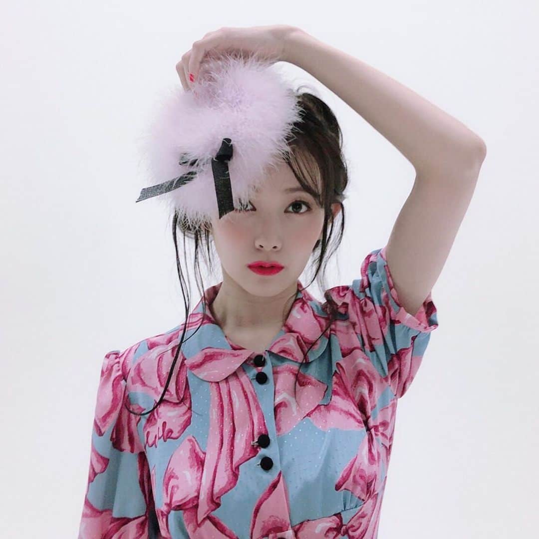 渡辺美優紀さんのインスタグラム写真 - (渡辺美優紀Instagram)「@tulle_mag  #fashion #milk  ふあふあ..🐰☁︎発売ちゅっ💋」9月8日 10時53分 - miyukichan919