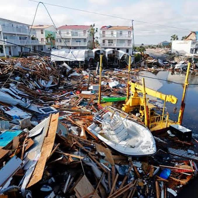 ケリー・スレーターさんのインスタグラム写真 - (ケリー・スレーターInstagram)「#HurricaneDorian is obviously not the first and won’t be the last devastating storm to affect many thousands of people and property, but being so close to home in a place I’ve had many fond memories throughout my life, we wanted to do something at @outerknown to show a little love to the Bahamas. So we put this shirt idea together to launch on the site to raise money and awareness and donate 100% of the profits to the #BahamianDisasterReliefFund. • • With 50+ people currently confirmed dead (with dozens or even hundreds potentially adding to that list) and 13,000+/- homes destroyed destroyed, the damage will take an untold amount of money and time to recover from. People’s lives are truly forever changed after enduring two days of category 5 hurricane winds with gusts in excess of 220mph. Whole neighborhoods and marinas completely wiped out. Stories of young children literally being blown from rooftops and not seen again or whole families found drown inside homes are hard to fathom. • • If you can find a good organization to donate money directly that would be amazing, but don’t forget that if you just have some old supplies of food, hygiene products, non-perishables or clothing, please find a way to get those to a collection station and en route to the Bahamas. Link in Bio! 🙏🏽 🇧🇸 #ItsGoingToBeBetterInTheBahamas」9月8日 11時41分 - kellyslater