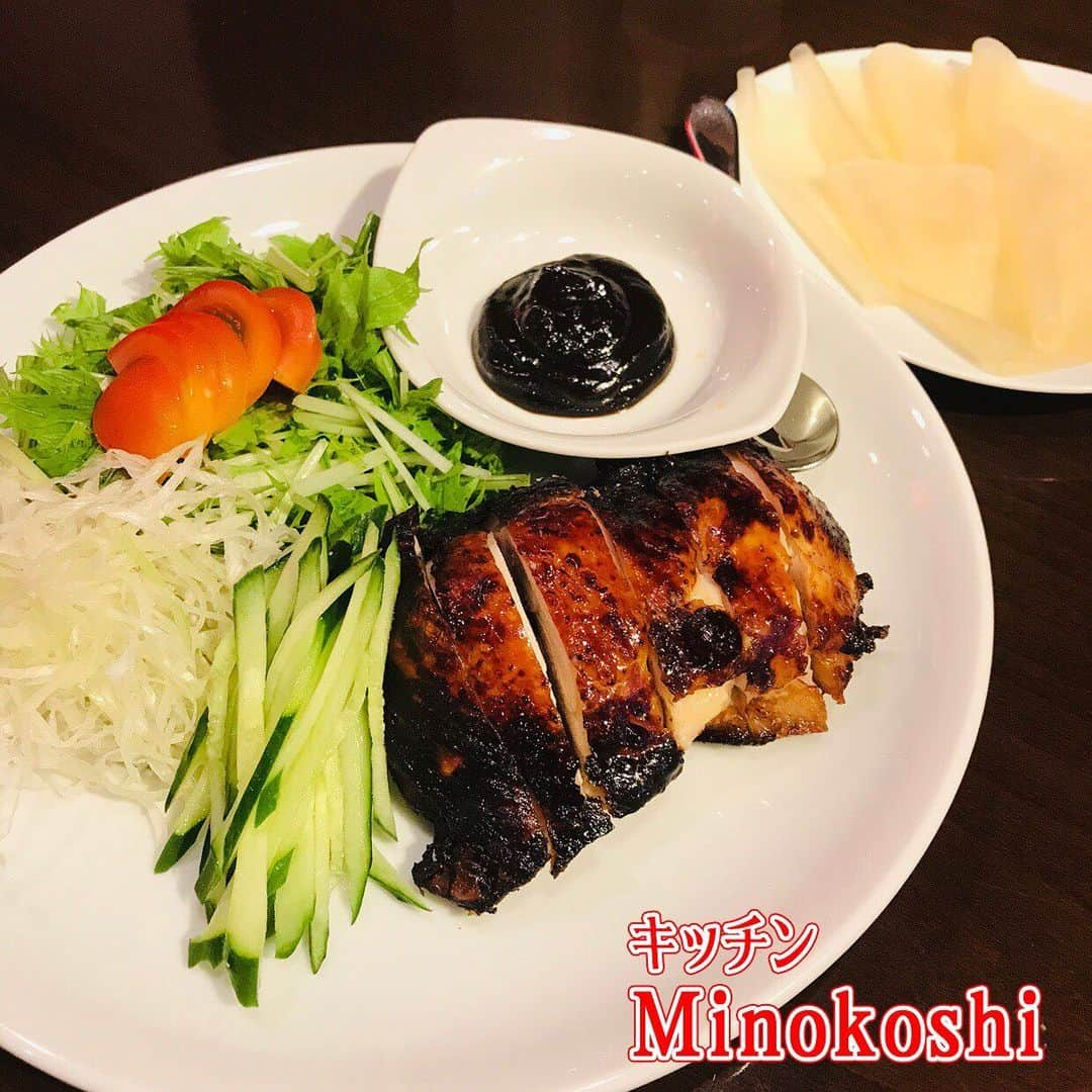 ボートレース宮島さんのインスタグラム写真 - (ボートレース宮島Instagram)「． 🍴キッチンMinokoshi🍴 ． 西広島駅の近くにあるお店｢キッチンMinokoshi｣✨ 暖かく落ち着いた雰囲気の店内で､美味しい中華が食べられるお店です😋 ． おすすめなのは､｢鶏もも肉のパリパリ揚げ 北京ダック風｣🍽 お店の一押しでもあるこのメニューは､味はもちろん､お肉も野菜もしっかりあってボリュームも満点😋😋😋リピート間違いなしの一品です✨ メインが選べるお得なランチ･ディナーセットや､単品料理も豊富です🤗 ． ぜひ行ってみてくださいね🎶 ． #ボートレース宮島 #ボートレース #boatrace #モンタ  #キッチンミノコシ #Minokoshi #中華料理 #中華 #北京ダック #エビチリ #オムライス #麻婆豆腐 #西広島駅 #hiroshima  #広島 #広島グルメ #西広グルメ」9月8日 11時58分 - boatrace_miyajima