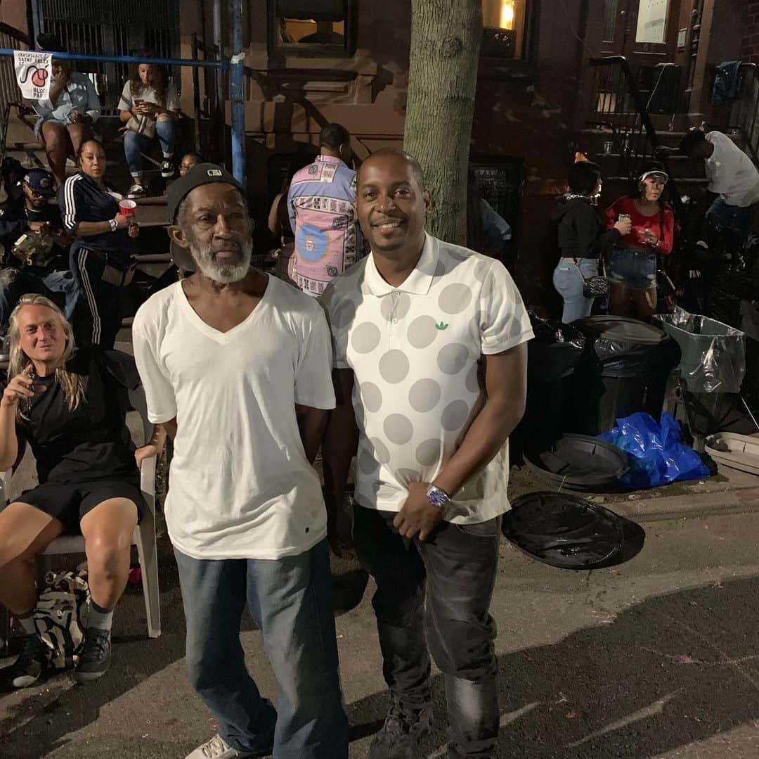 DJ Selfさんのインスタグラム写真 - (DJ SelfInstagram)「Came thru the hood after radio 📻 #sobrooklynchallenge  #fortgreene  had to smell the air again 2nd pic  Top  Custy. ... Most important the Customer I’m home」9月8日 11時58分 - djself