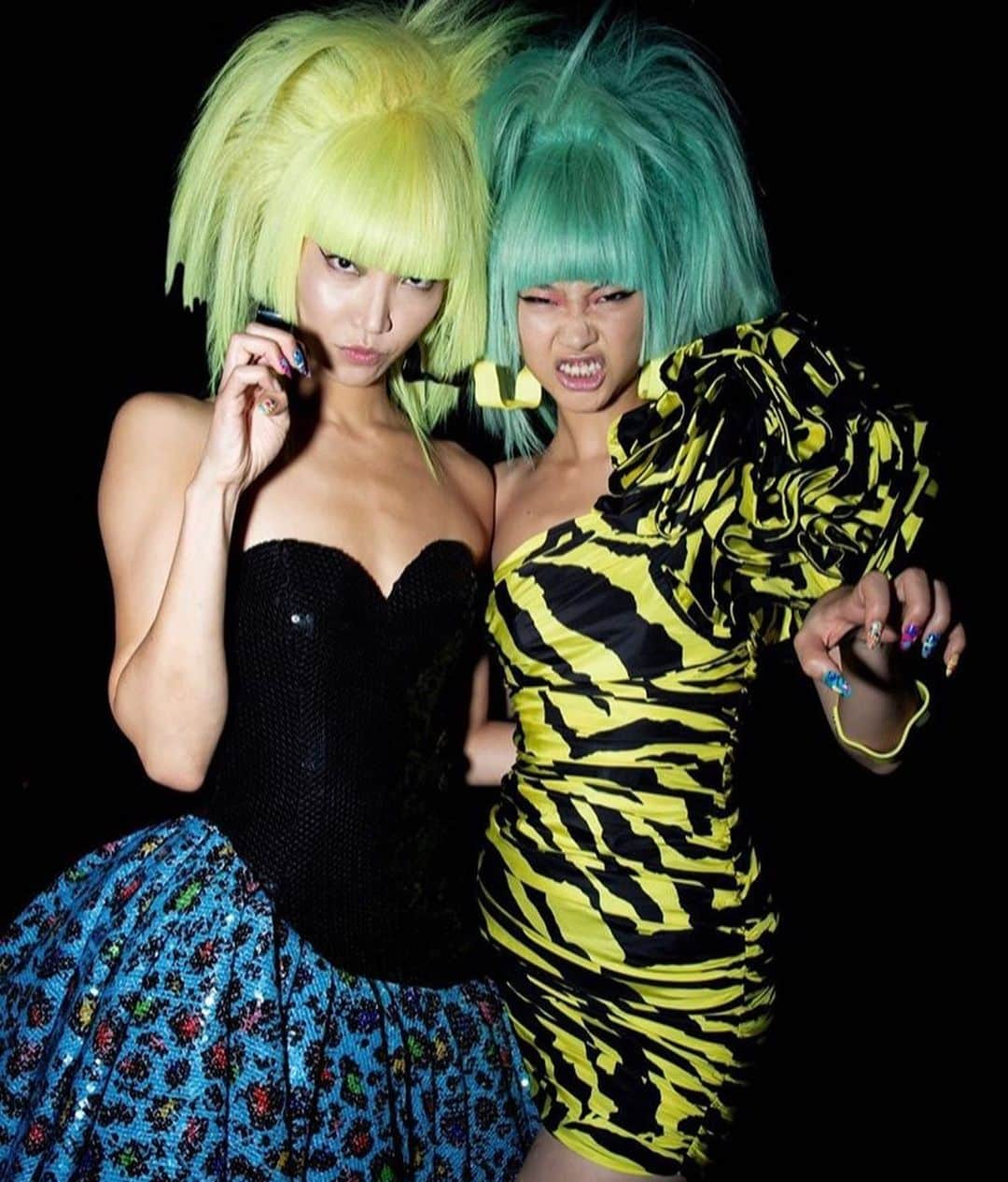 パク ・スジュさんのインスタグラム写真 - (パク ・スジュInstagram)「💛🍌💙 @jeremyscott @itsjeremyscott #nyfw2019 !!! Thank you @carlynecerfdedudzeele @eugenesouleiman @kabukinyc  @pabloolea @brookelpace @iamjoshconner @vittoriopugliano thank you guys for everything 💛💛💛 📸 Cred: @sonnyphotos @marco_ovando」9月8日 11時59分 - soojoo