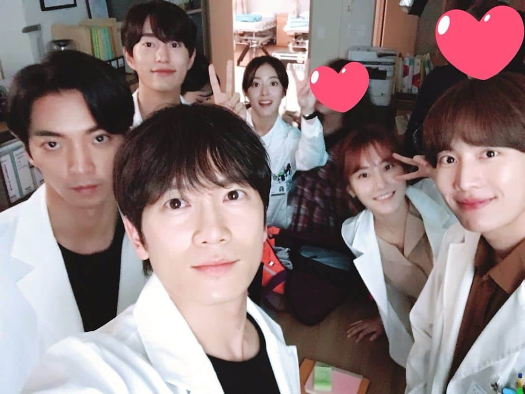 チソンのインスタグラム：「#의사요한 #이세영 #정민아 #권화운 #오현중 #황희 #지성 마통과 아이들.. 멋있어. ^^ 우리가 함께 할 수 있어 .. 행복했다. 사랑해!❤️ 2019. 9. 7」