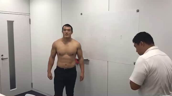 のインスタグラム：「. 本日9/8(日)は前川鐘平選手の31歳の誕生日です‼︎ . 31歳も筋骨隆々のキャプテンへの応援よろしくお願いします🎤 キャプテン誕生日おめでとう🎉 . Sep 8th (Sun) it 31st birthday for our captain Shohei Maekawa✨ Happy Birthday Maekawa🎂  #神戸製鋼コベルコスティーラーズ #kobelcosteelers  #topleague #aigrugby#ラグビー#rugby #神戸#kobe #birthday #前川鐘平 #ShoheiMaekawa」